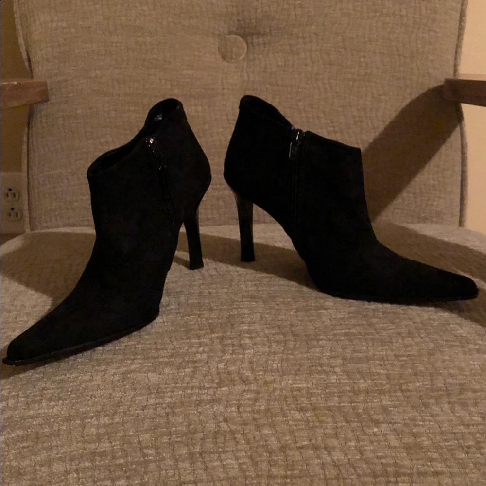 Bebe bootie, Like New Condition. Size 6 - Picture 2 of 3